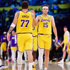 B体育下载-湖人队里夫斯和东契奇谈在打掘金时末节最后扳平比分的策略：完美