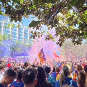 B体育官方链接-【现场】圣马梅斯成红蓝海洋，巴萨女足开创全新时代