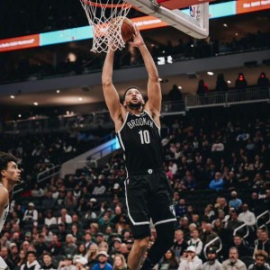 B体育下载-进攻做轴单防字母！西蒙斯开启理想模式激活篮网