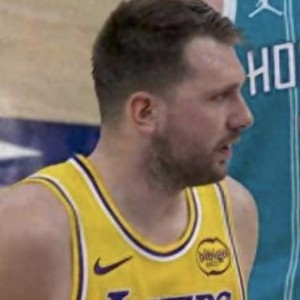 B体育-杜兰特24分火箭逆转太阳，超越湖人和首轮主场优势近在眼前